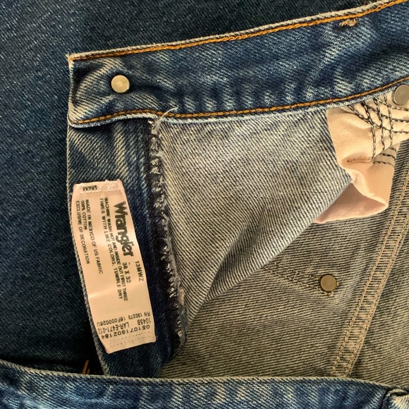 Wrangler Tailored Shorts - Picture 5 of 7